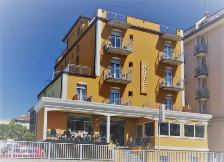 Hotel Berenice Rimini Mare Extérieur photo